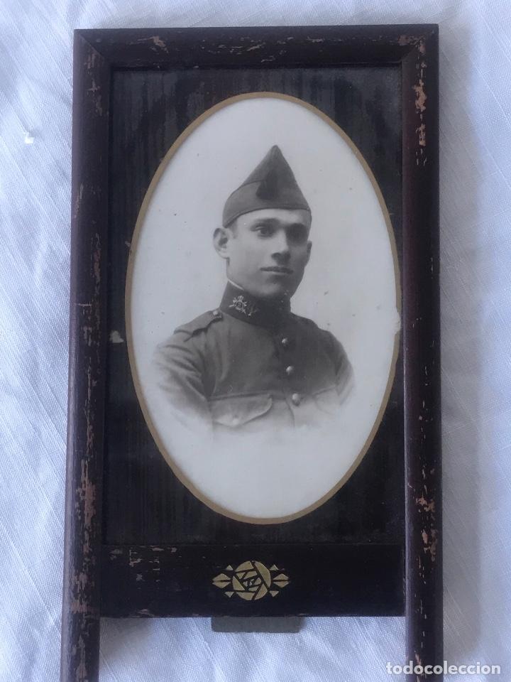 Military Antiques: FOTOGRAFIA MILITAR DE INFANTERIA ENMARCADA. 17 CM X 10 CM.
