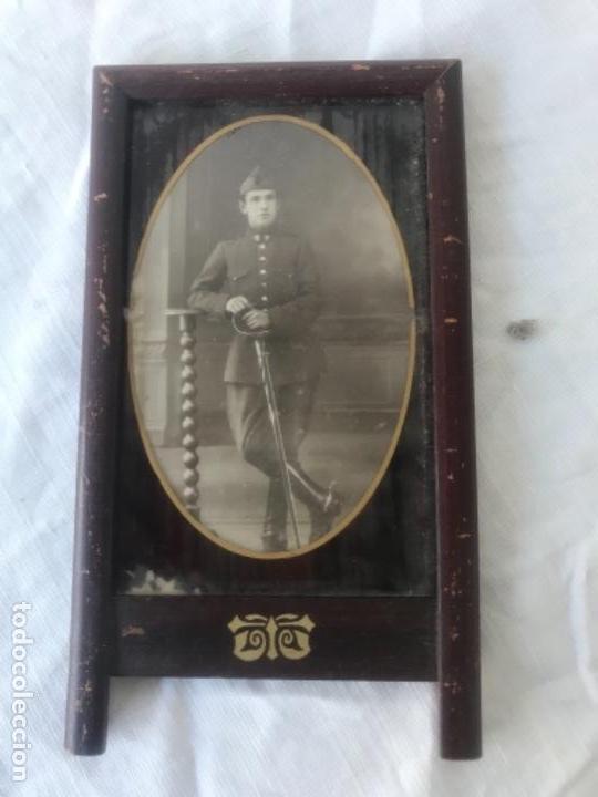 Militaria: FOTOGRAFIA DE SOLDADO DE CABALLERIA,,EPOCA ALFONSINA. ENMARCADA. 17 CM X 10 CM.