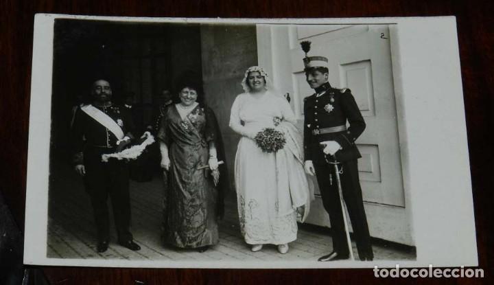 Militaria: ANTIGUA FOTO POSTAL DE MILITAR EN SU BODA CON UNA ARISTOCRATA, EPOCA DE ALFONSO XIII, 1918 APROXIMAD