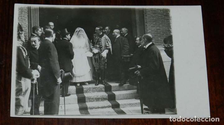 Militaria: ANTIGUA FOTO POSTAL DE HUSAR EN SU BODA CON UNA ARISTOCRATA, EPOCA DE ALFONSO XIII, 1921 APROXIMAD