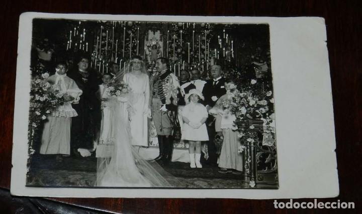 Militaria: ANTIGUA FOTO POSTAL DE HUSAR EN SU BODA CON UNA ARISTOCRATA, EPOCA DE ALFONSO XIII, 1921 APROXIMAD