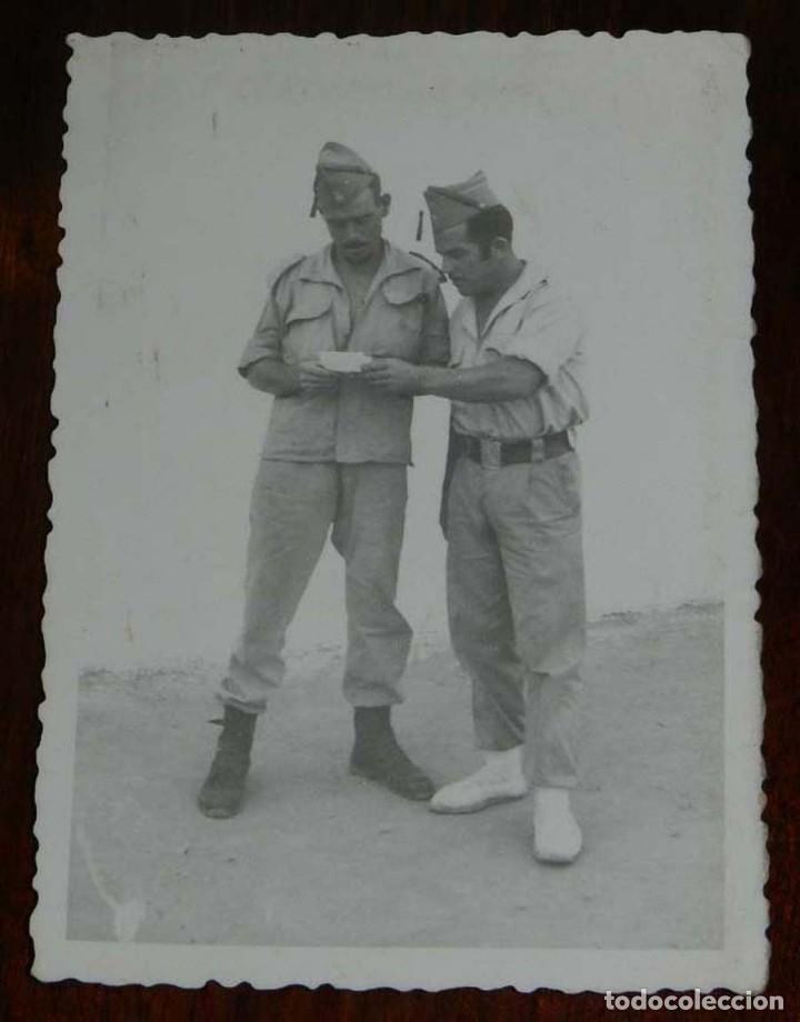 Militaria: FOTOGRAFIA DE CUARTEL DE LEGIONARIOS, LEGION, POSIBLEMENTE EN EL SAHARA ESPA&Ntilde;OL, A&Ntilde;OS 40, MIDE 11