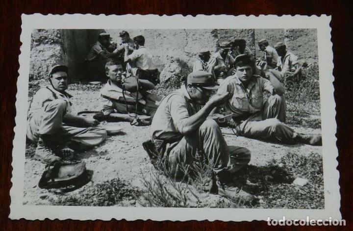 Military Antiques: FOTOGRAFIA DE MARCHA MILITAR, ESCRITA POR EL REVERSO, MIDE 11 X 7,5 CMS.