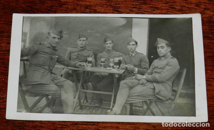 Military Antiques: FOTO POSTAL DE VARIOS MILITARES EPOCA DE LA REPUBLICA, SIN CIRCULAR Y SIN ESCRITURA.