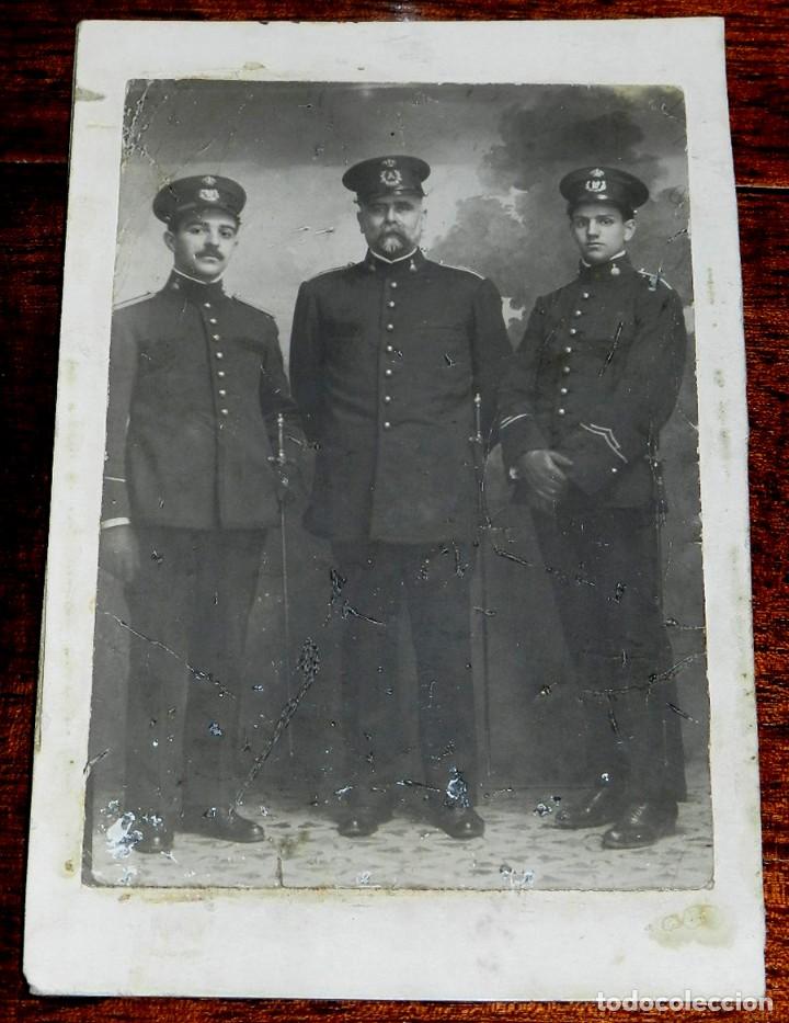 Military Antiques: ANTIGUA FOTOGRAFIA DE OFICIALES DE ARTILLERIA, PRINCIPIOS DEL SIGLO XX, MIDE 16,5 X 10,7 CMS.