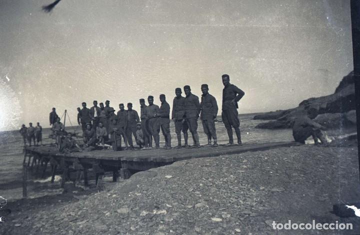 Military Antiques: NEGATIVO DE CELULOIDE DE LA GUERRA DEL RIF, DESEMBARCADERO EN AFRAN (MARRUECOS) LA HEMOS POSITIVADO
