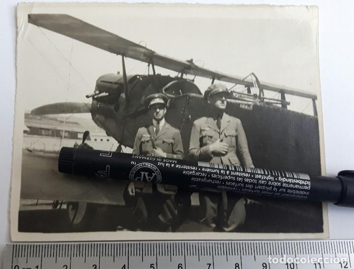 Militaria: Aviaci&oacute;n Militar Guerra de Marruecos foto de piloto y bombardero.