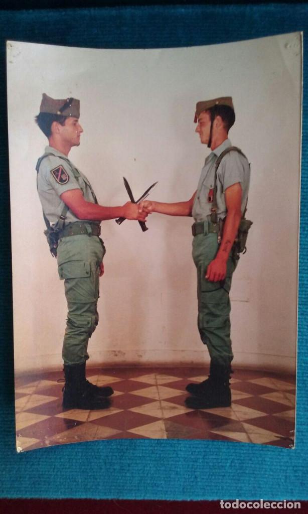 Militaria: Antigua fotografia Legionarios.17,6 x 12,6 cm.