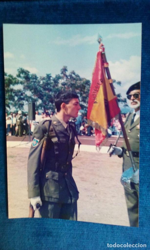 Militaria: Antigua fotografia Soldado jurando la bandera.