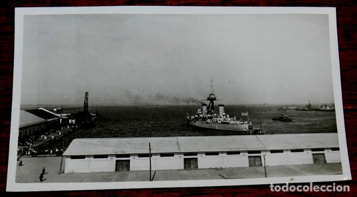 Militaria: FOTOGRAFIA DE CRUCERO O ACORAZADO ESPA&Ntilde;OL, ARMADA, ENTRANDO EN PUERTO, A&Ntilde;OS 40, TAMA&Ntilde;O POSTAL.