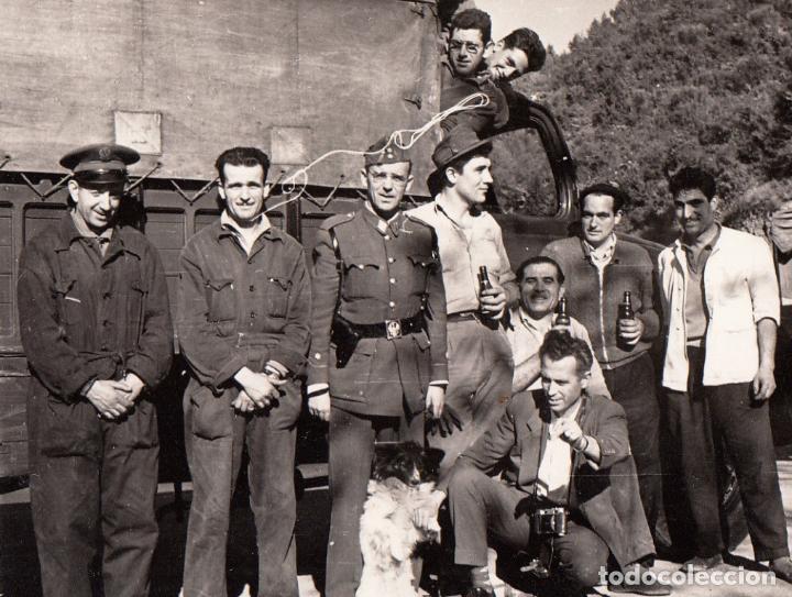 Militaria: Guardia Civil, maniobras en el campo, a&ntilde;os 60, impresi&oacute;n actual de rara foto familiar - CLC