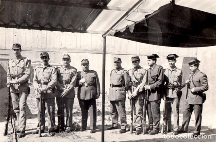 Militaria: Guardia Civil, maniobras en el campo, a&ntilde;os 60, impresi&oacute;n actual de rara foto familiar - CLC