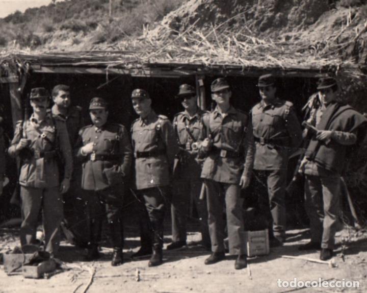 Militaria: Guardia Civil, maniobras en el campo, a&ntilde;os 60, impresi&oacute;n actual de rara foto familiar - CLC