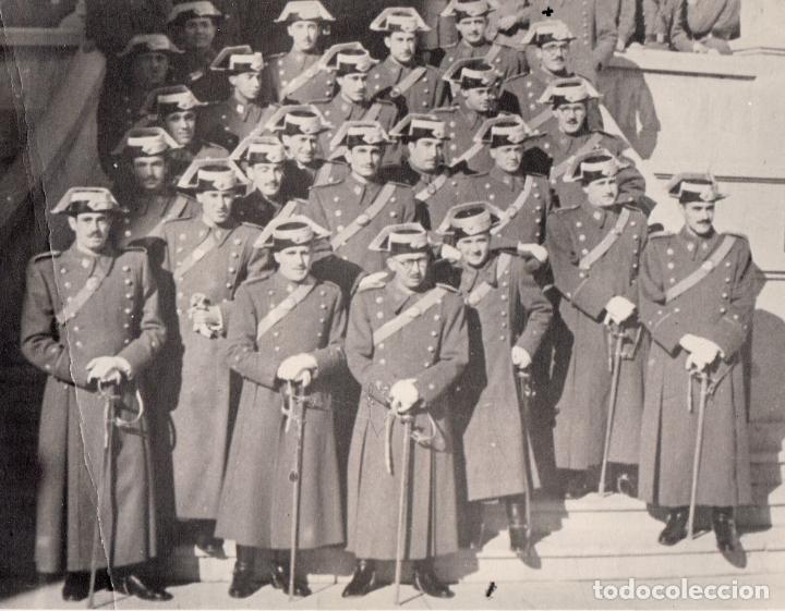 Military Antiques: Guardia Civil a&ntilde;os 40, impresi&oacute;n actual rara foto familiar - CLC