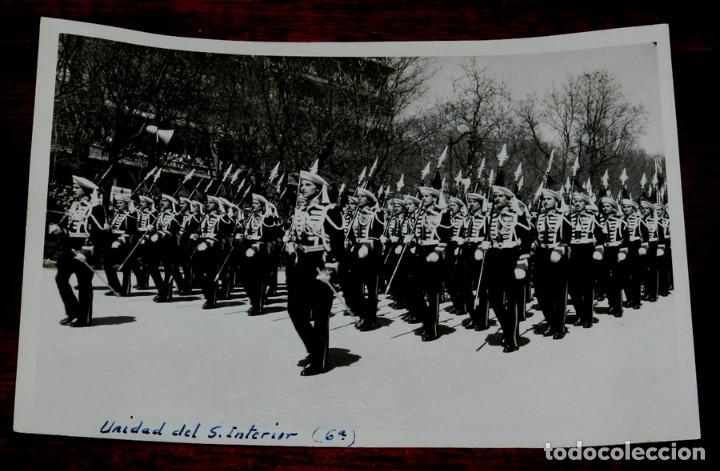 Militaria: FOTOGRAFIA DE CAMPUA, UNIDAD SERVICIO INTERIOR, Regimiento de la Guardia de S.E. El Jefe del Estado,