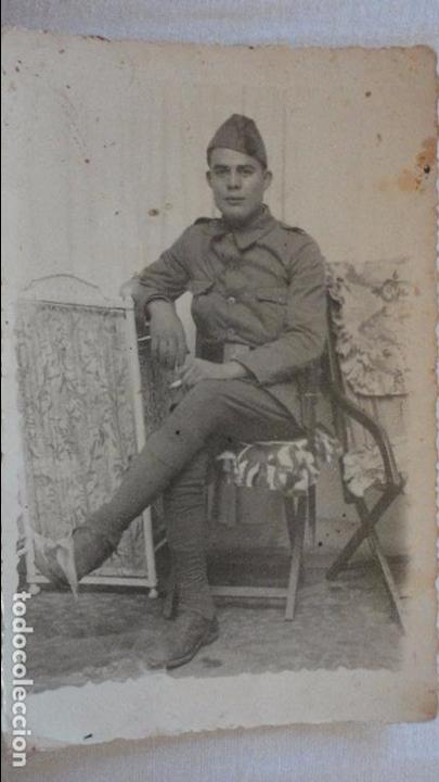 Militaria: ANTIGUA FOTOGRAFIA.JOVEN MILITAR.FOTO LEMOS.CAMPAMENTO DE CARABANCHEL.MADRID.A&Ntilde;OS 30?