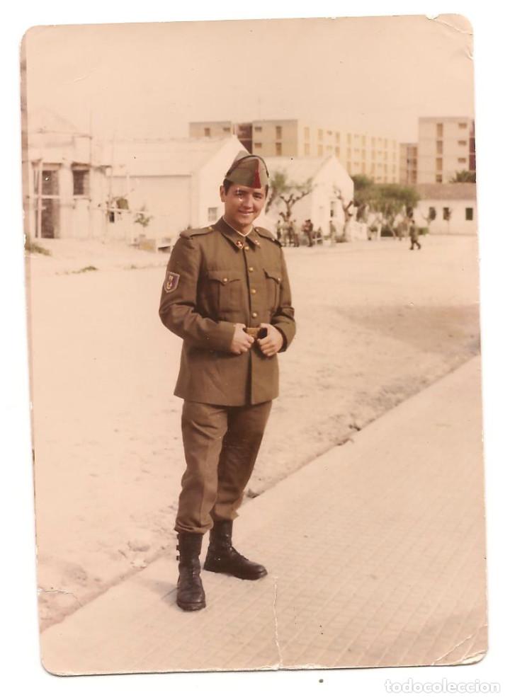 Militaria: SOLDADO DEL EJ&Eacute;RCITO ESPA&Ntilde;OL EN LOS A&Ntilde;OS 60 CON GORRILLO DE LA LEGI&Oacute;N