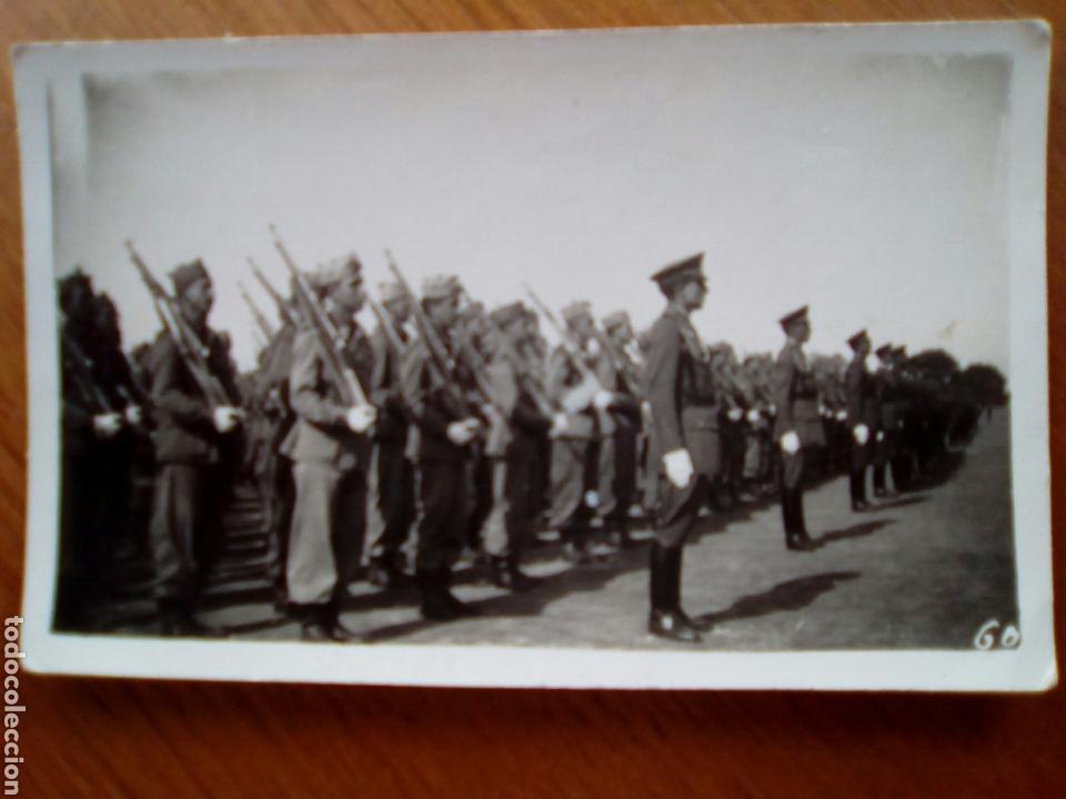 Militaria: Foto A&Ntilde;OS 40. SOLDADOS HACIENDO INSTRUCCI&Oacute;N 7*11,5 cm