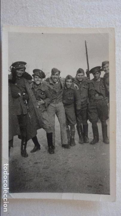 Militaria: ANTIGUA FOTOGRAFIA.GRUPO DE MILITARES.CEUTA?