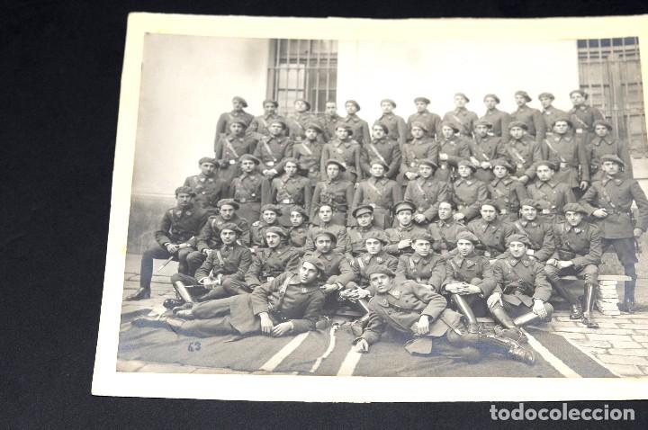 Militaria: Antigua alb&uacute;mina Compa&ntilde;ia cuerpo de INTENDENCIA. &Eacute;poca Alfonsina. 24 x 19 ctms