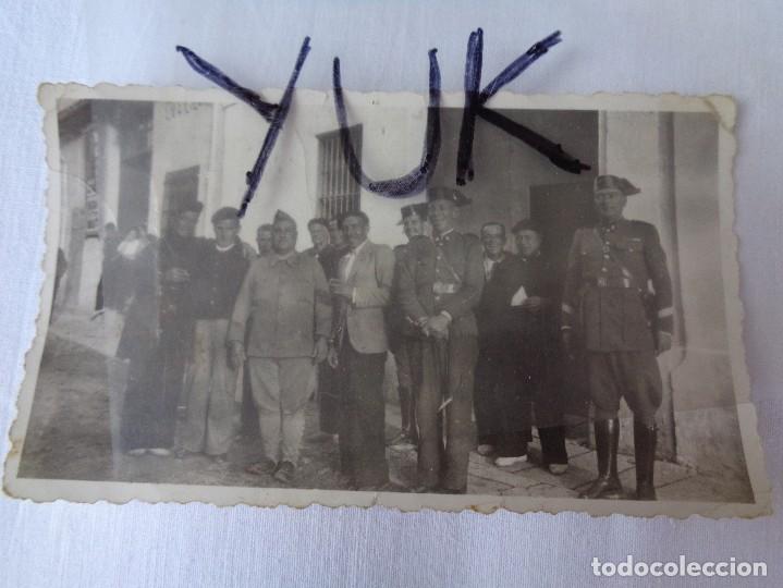 Militaria: FOTO DE GUARDIAS CIVILES EN LOS A&Ntilde;OS 40