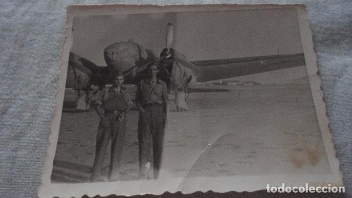 Military Antiques: ANTIGUA FOTOGRAFIA.MILITARES JUNTO A AVION.A&Ntilde;OS 40?