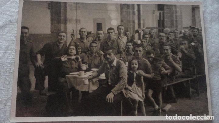 Military Antiques: ANTIGUA FOTOGRAFIA.GRUPO DE MILITARES.DIA DE SANTA TERESA.OVIEDO 1941