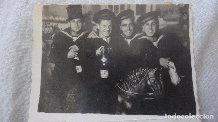 Military Antiques: ANTIGUA FOTOGRAFIA.GRUPO MARINES MILITARES.SUBMARINO C-1 Y ARSENAL? FOTO ORTEGA.GARTAGENA A&Ntilde;OS 50