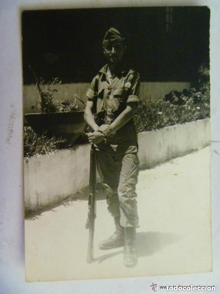 Military Antiques: LA LEGION : FOTO  DE LEGIONARIO CON UNIFORME DE CAMPA&Ntilde;A Y CETME , 1960.