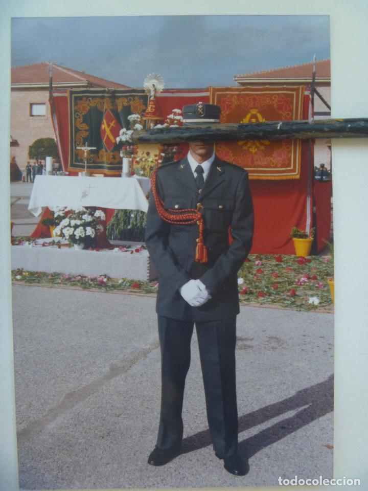 Militaria: GUARDIA CIVIL : FOTO DE GUARDIA CON CORDON DE GASTADOR. FIESTA DE LA PATRONA EN EL CUARTEL