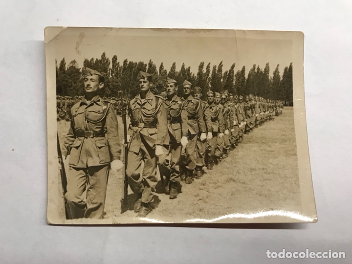 Militaria: DESFILE MILITAR DE LA LEGI&Oacute;N. Fotograf&iacute;a antigua (h.1950?)