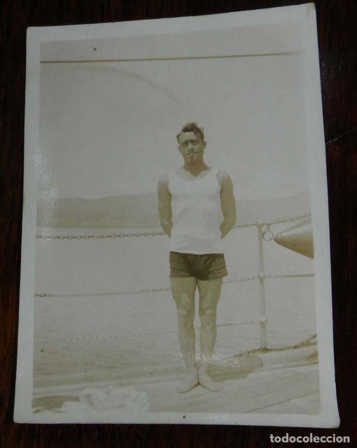 Militaria: FOTOGRAFIA DE MARINO DE LA ARMADA ESPA&Ntilde;OLA, MARINA, A&Ntilde;OS 50, MIDE 9 X 6,5 CMS.