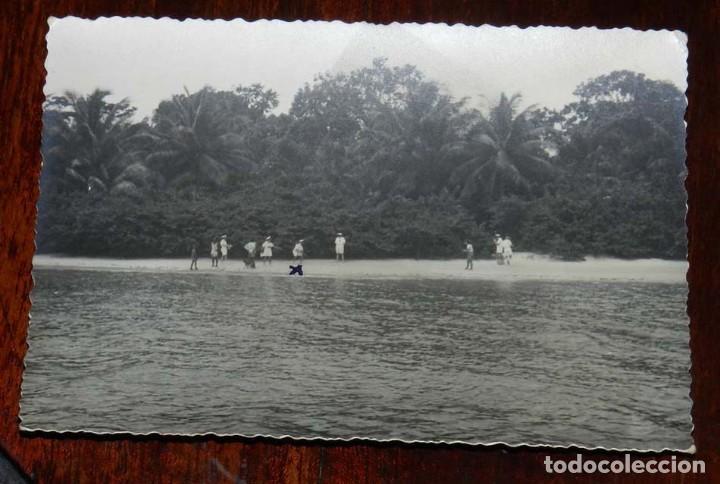Militaria: FOTOGRAFIA DE MARINOS DEL CA&Ntilde;ONERO CANOVAS DEL CASTILLO EN LA VICTORIA EN SANTA ISABEL, GUINEA ESPA&Ntilde;