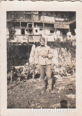 Militaria: Peque&ntilde;a fotograf&iacute;a. Militar uniformado. A&ntilde;os 40. cb