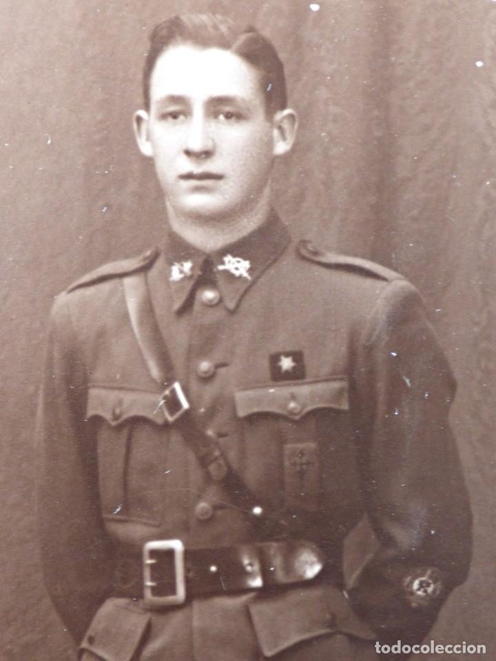Militaria: ALFEREZ DE INFANTER&Iacute;A CON COLECTIVA DE REQUET&Eacute; Y ORDEN DE SANTIAGO. SEVILLA 1939