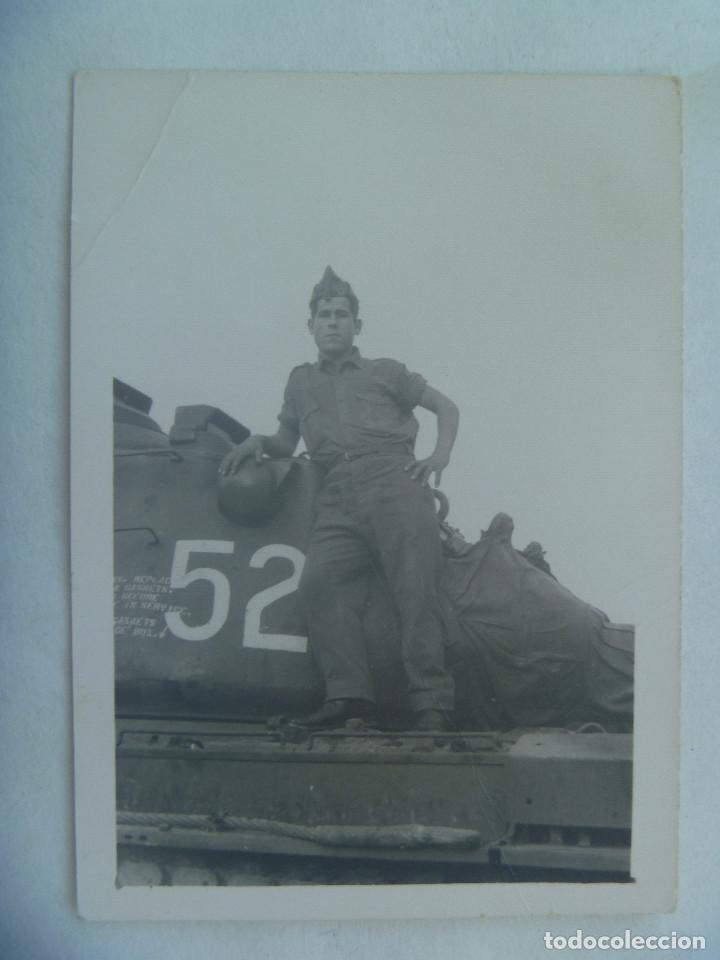 Militaria: FOTO DE MILITAR CARRISTA SOBRE UN TANQUE
