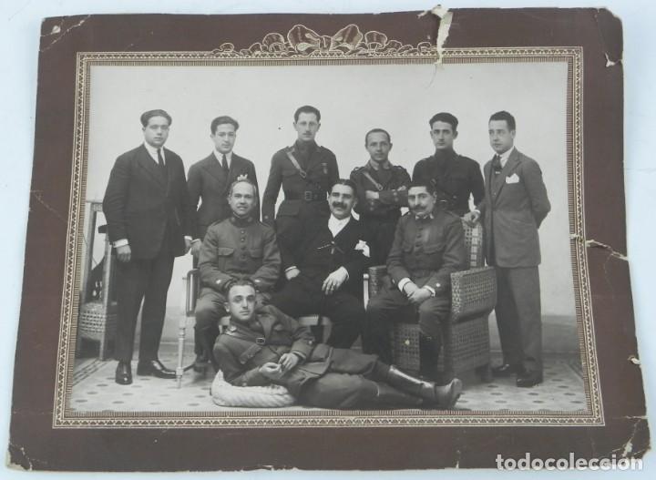 Militaria: FOTOGRAFIA DE MILITARES, OFICIALES DE DISTINTOS CUERPOS A&Ntilde;OS 30, DE LA GUARDIA CIVIL, DE REGULARES,
