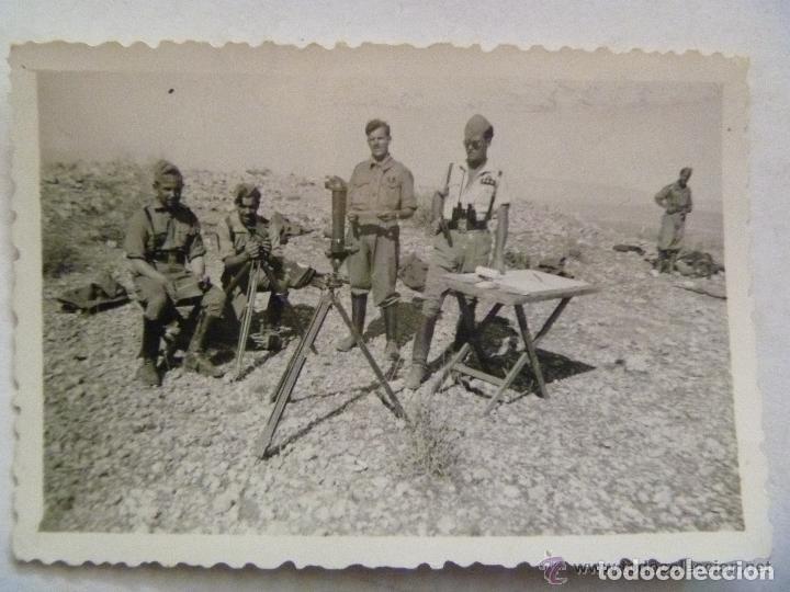 Militaria: PROTECTORADO : FOTO DE MILITARES DE ARTILLERIA , 4 &ordf; BATERIA . KANDUSSI - RIO KERT . A&Ntilde;OS 50