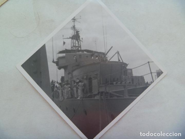 Militaria: FOTO DE UN BUQUE DE GUERRA , MARINEROS EN LA CUBIERTA
