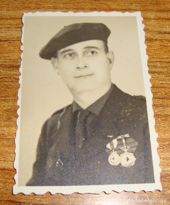 Militaria: (ALB-TC-40) CURIOSA FOTOGRAFIA MILIAR CONDECORADO