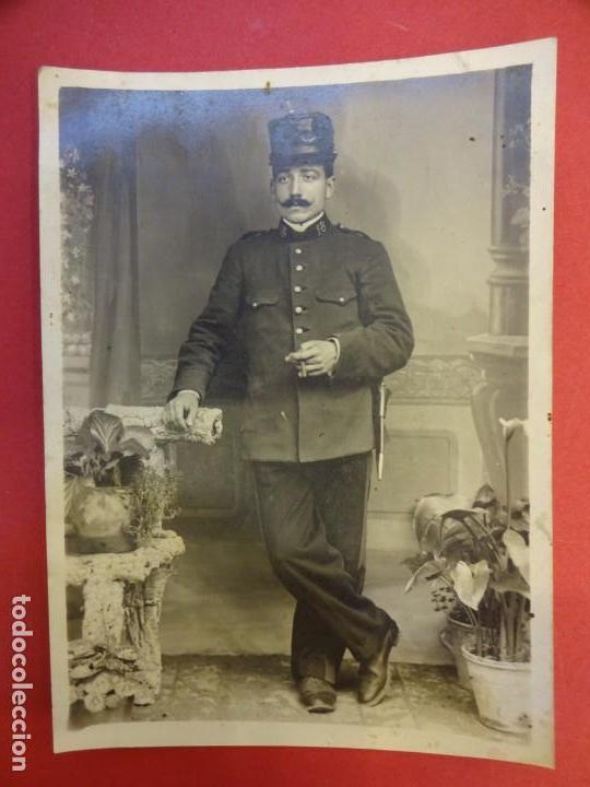 Militaria: Antigua fotografia MILITAR Espa&ntilde;ol posando en Estudio
