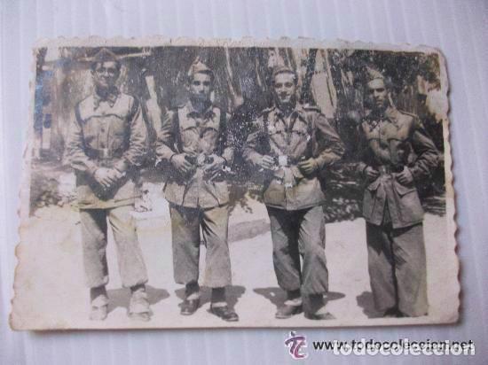 Militaria: FOTO DE MILITARES DE ARTILLERIA POSANDO, UNIFORMIDAD A&Ntilde;OS 40