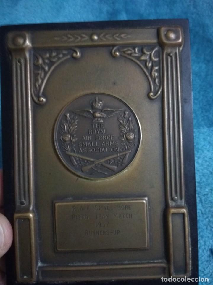 Militaria: Placa militar fuerza.del aire inglesa