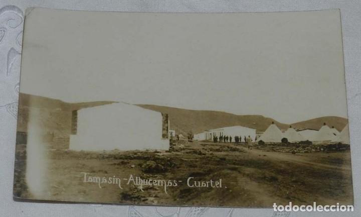 Militaria: FOTO POSTAL DE Tamassint ALHUCEMAS, CUARTEL, GUERRA RIF, ESCRITA POR EL REVERSO EN 1927, NO CIRCULAD