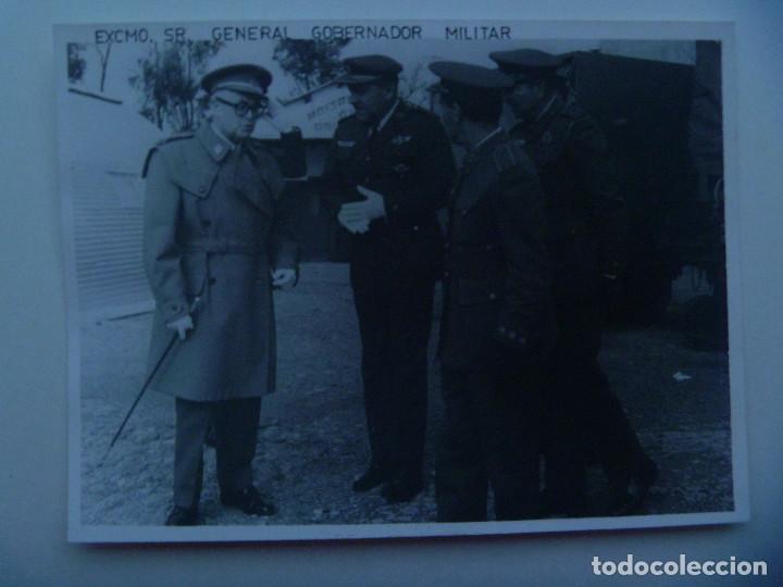 Military Antiques: FOTO VISITA DEL EXCMO . SR. GENERAL GOBERNADOR MILITAR A UN CUARTEL DE AVIACION
