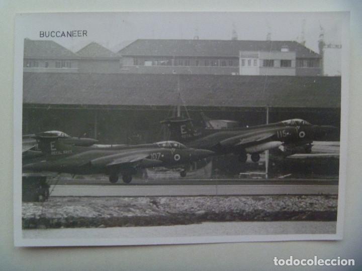 Military Antiques: FOTO DE UN AVION DE LA ROYAL NAVY DESPEGANDO : BUCCANEER