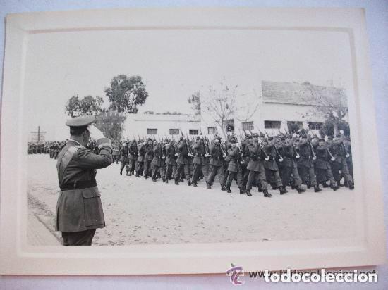 Military Antiques: FOTO DE GENERAL CON ENTORCHADOS PRESENCIANDO DESFILE DE TROPAS.