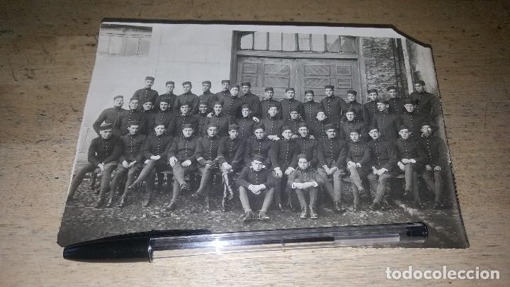 Military Antiques: Cadetes de la academia militar, 18 x 12 cm.