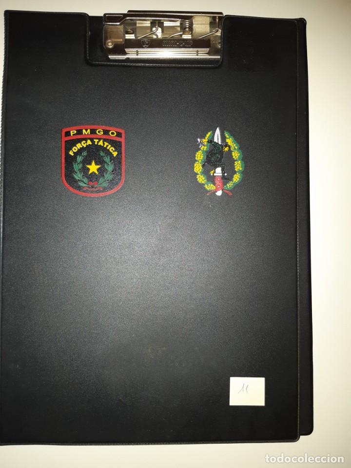 Militaria: CARPETA CON PINZA