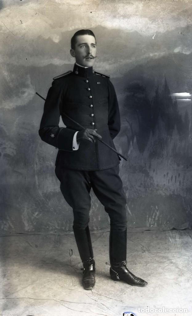 Militaria: FOTOGRAFIA DE CRISTAL NEGATIVO, DE MILITAR, 1905 APROXIMADAMIENTO, MIDE 17,8 X 12,8 CMS. EXCEPCIONAL
